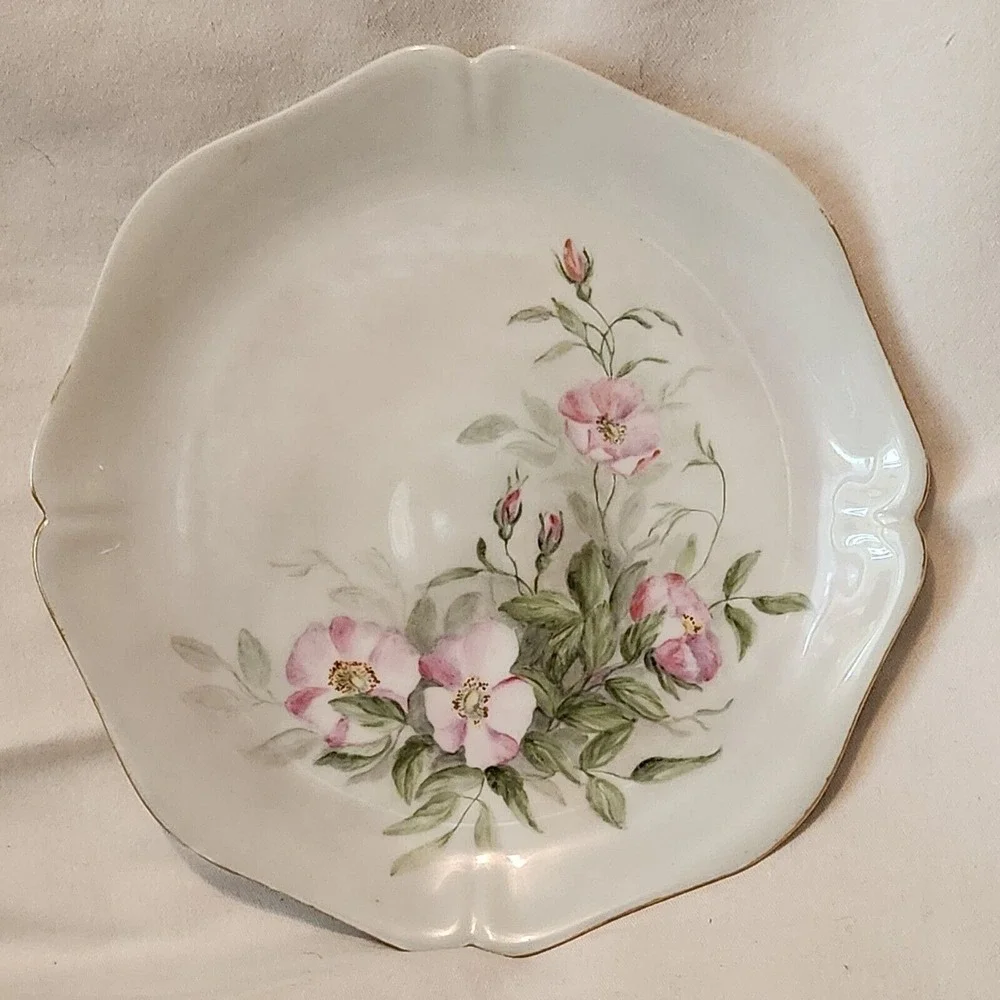 W. G. & Co. France Pink Rose Dinner‎ Plate Scalloped Edge